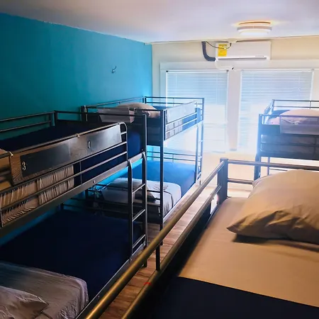 Melrose Hostel (Adults Only)-2